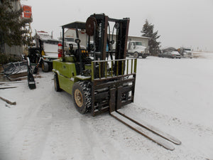 Long and short reach excavators and contruction equipment