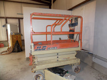 Load image into Gallery viewer, JLG Manlift 1932E2