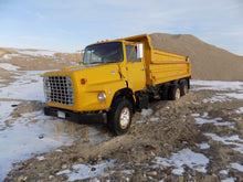 Load image into Gallery viewer, Ford 9000 Gravel truck