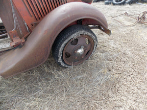 1935 1 1/2 ton Ford High speed rear and front axle from fire engine