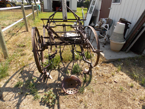 Vintige Farm Equipment