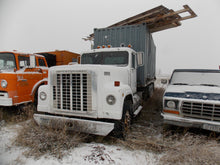 Load image into Gallery viewer, International truck with 20 foot container