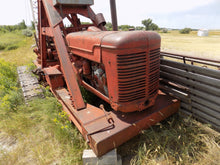 Load image into Gallery viewer, Antique Austin Westin Crane