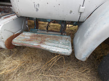 Load image into Gallery viewer, International 180