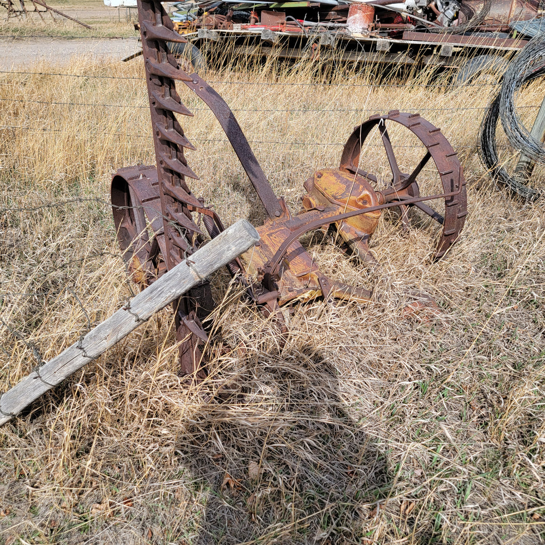 International sickle mower . horse drawn