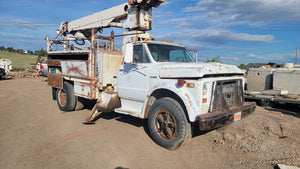 68 Digger derrick truck