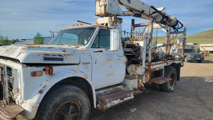 68 Digger derrick truck