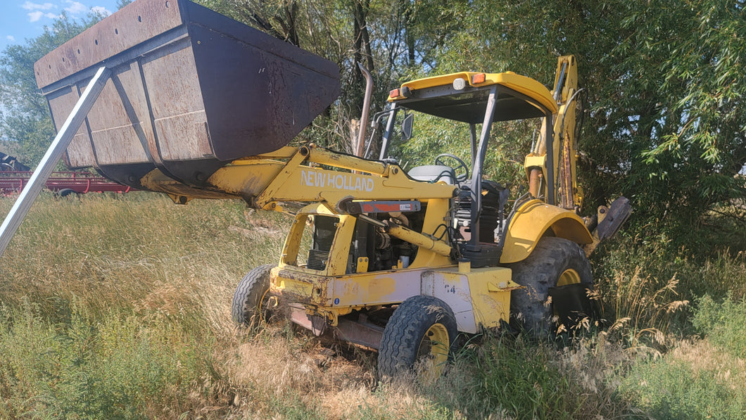 New Holland Tractor Back hoe