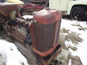 Minne Massey parts tractor .