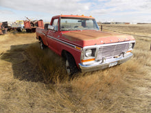 Load image into Gallery viewer, 76 Ford f 250 4x4