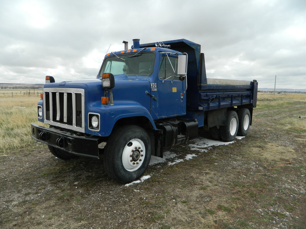 S 2500 86 International Dump truck